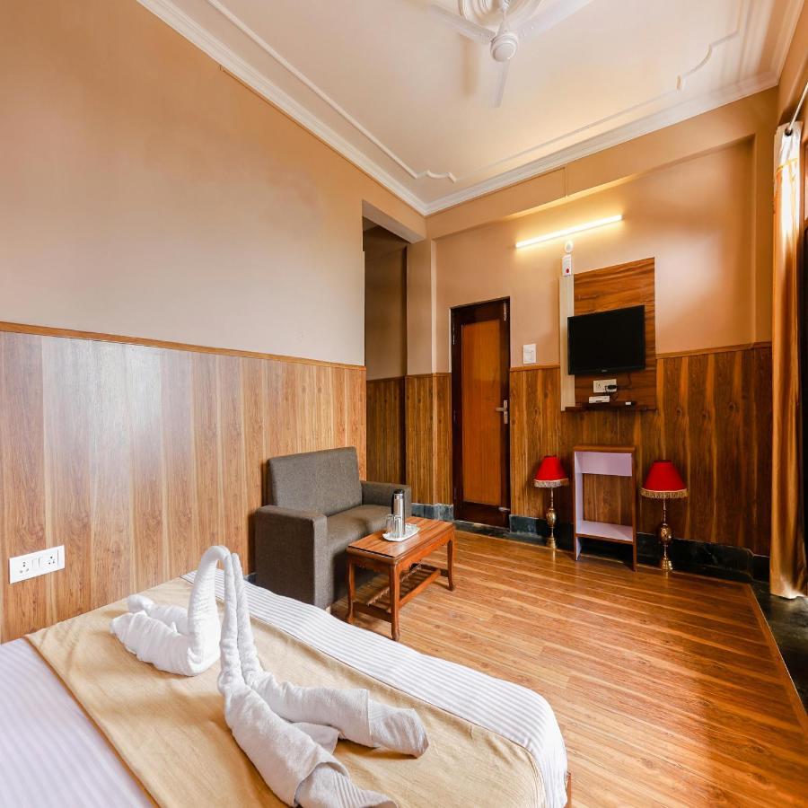Hotel Varuni Mcleodganj Dharamshala Buitenkant foto