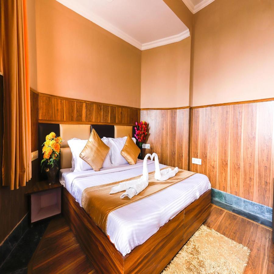 Hotel Varuni Mcleodganj Dharamshala Buitenkant foto